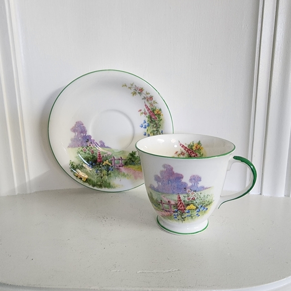 Bell "MEADOWSIDE" Vintage Teacup and Saucer Set Made in ENGLAND 1940 - Picture 2 of 7